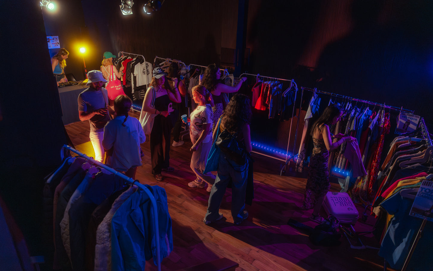 Intercambio de Ropa en Madrid | SWAP PARTY